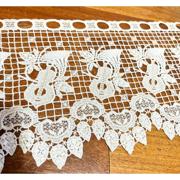 Vintage Lace Edging w/ Guitars, cornucopia and Leaves Off White Cream 10.5" W x - Picture 1 of 3